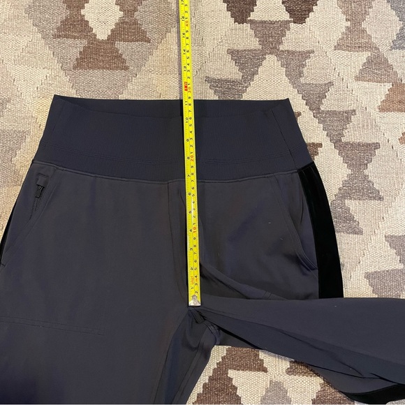 Athleta joggers with velvet side panel - Picture 7 of 9